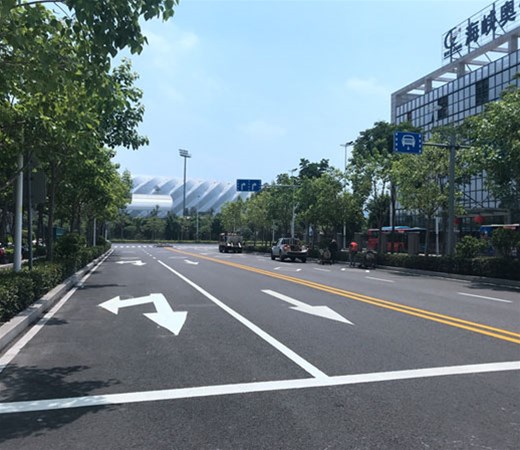 不懂這些道路交通標(biāo)志線(xiàn)，駕照24分你都不夠扣！